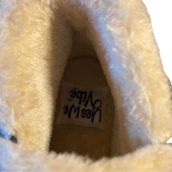 Yes We Vibe Winter Comfort Sneaker Boot 5.5 Vegan Cruelty Free Peace Sign - Picture 11 of 11